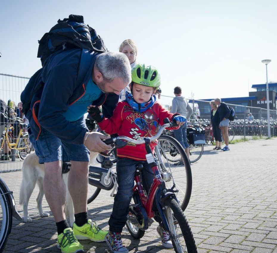 <p>Cycling, bike rental and cycle routes on Wadden Island Schiermonnikoog - Wadden.nl</p>