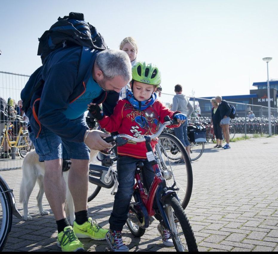 <p>Cycling, bike rental and cycle routes on Wadden Island Schiermonnikoog - Wadden.nl</p>